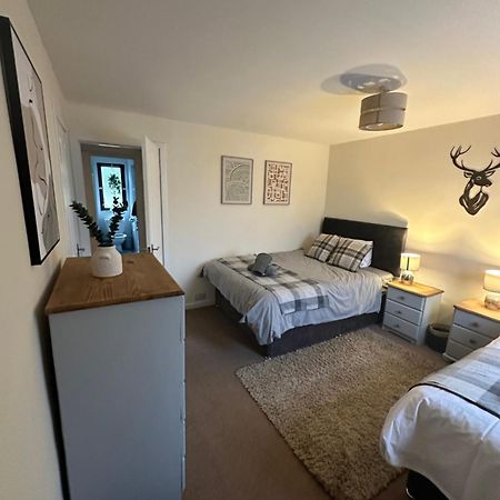 Spacious 3 Bedroom Flat Close To City Center Dalneigh Экстерьер фото