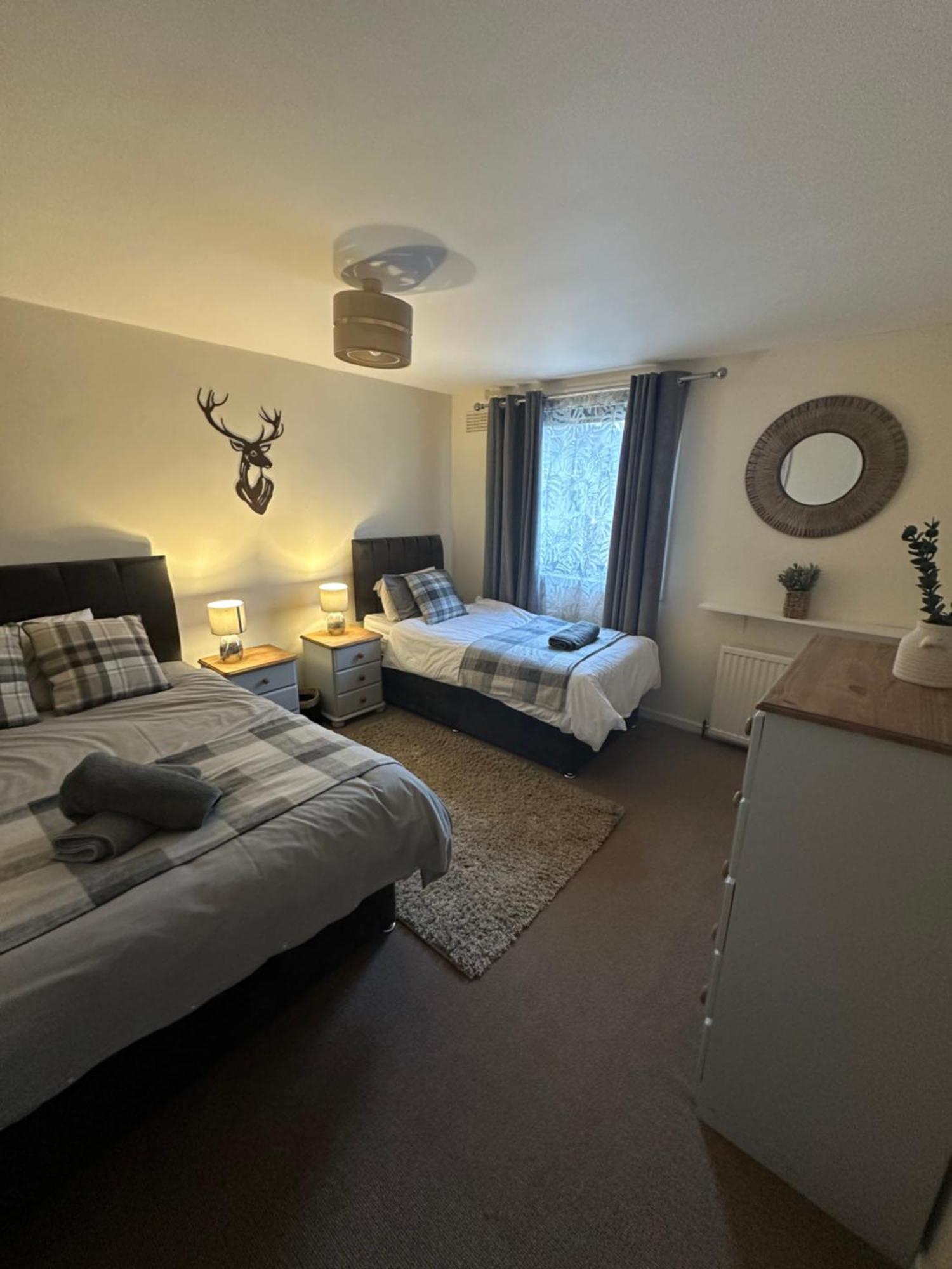 Spacious 3 Bedroom Flat Close To City Center Dalneigh Экстерьер фото