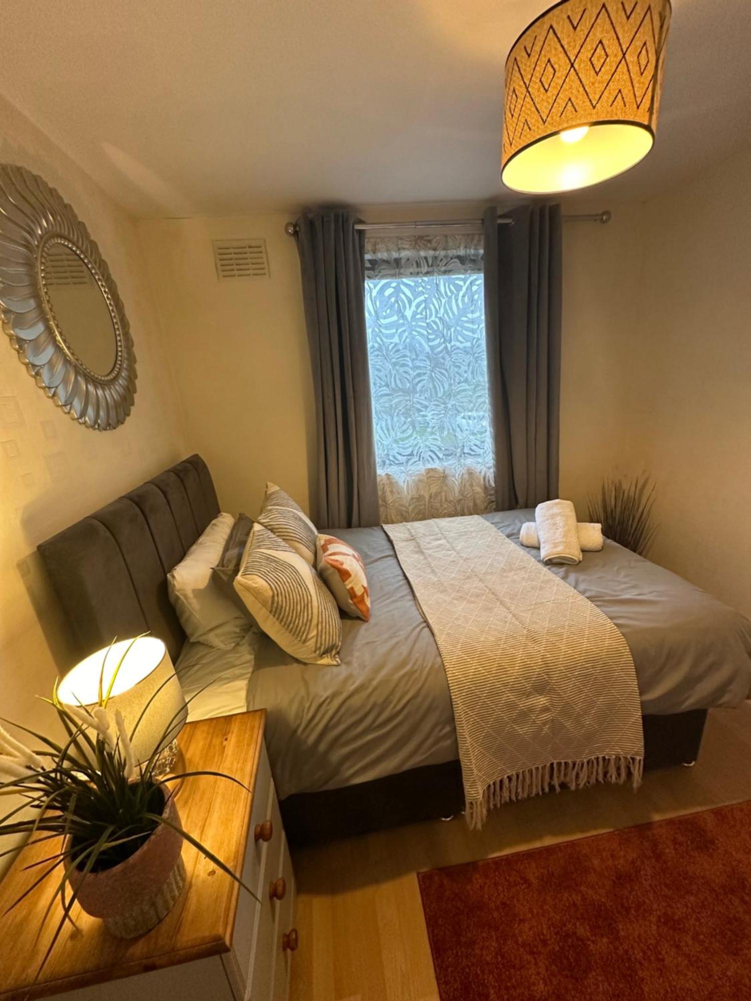 Spacious 3 Bedroom Flat Close To City Center Dalneigh Экстерьер фото