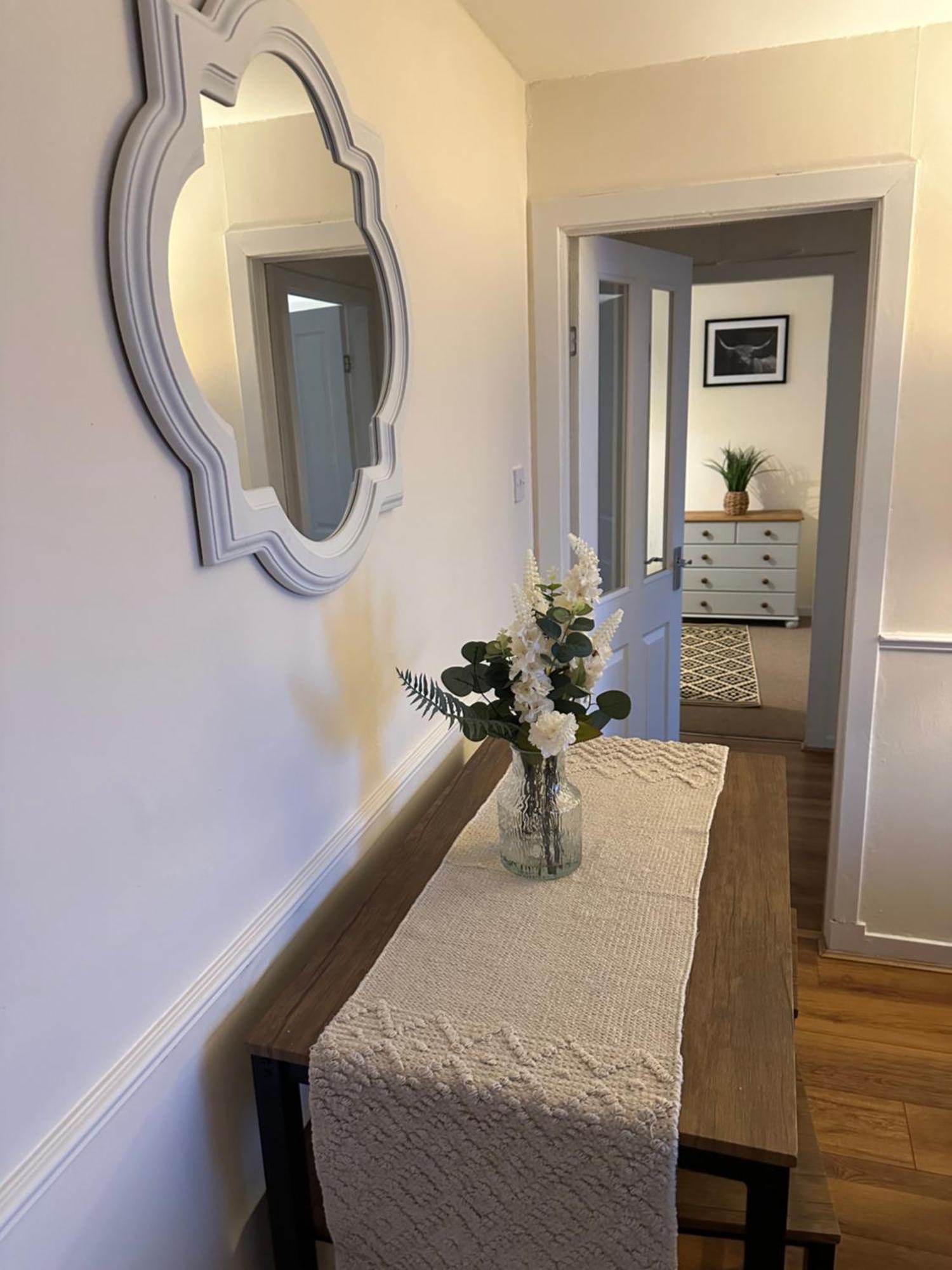 Spacious 3 Bedroom Flat Close To City Center Dalneigh Экстерьер фото